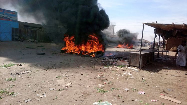 الناطق باسم حكومة السودان: مندسون حولوا المظاهرات السلمية لنشاط تخريبي