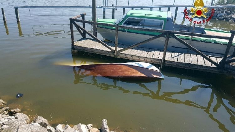 Barca affonda in laguna Venezia,disperso