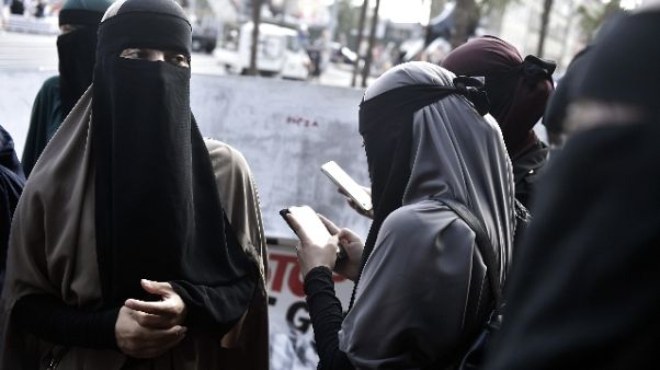 Via norma anti-burqa, revocata ordinanza Via norma anti-burqa, revocata ordinanza
