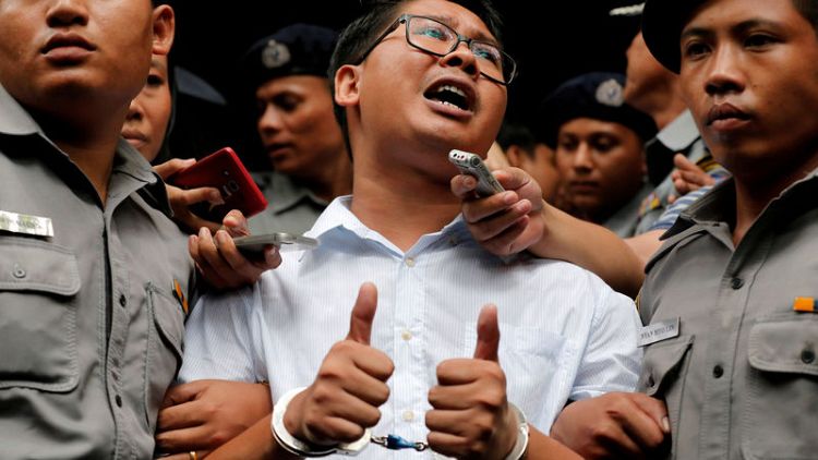 محكمة في ميانمار تنظر في طعن على الحكم الصادر بحق صحفيين من رويترز