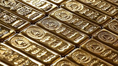 الذهب يبلغ أعلى مستوى في 6 أشهر مع هبوط الأسهم