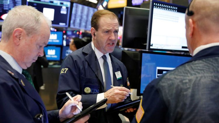 موجة البيع في الأسهم الأمريكية تتفاقم مع تشكيل مجموعة أزمة