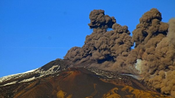 Etna: altre scosse,ieri sera magnitudo 4 Etna: altre scosse,ieri sera magnitudo 4