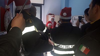 Babbo Natale è arrivato con i pompieri
