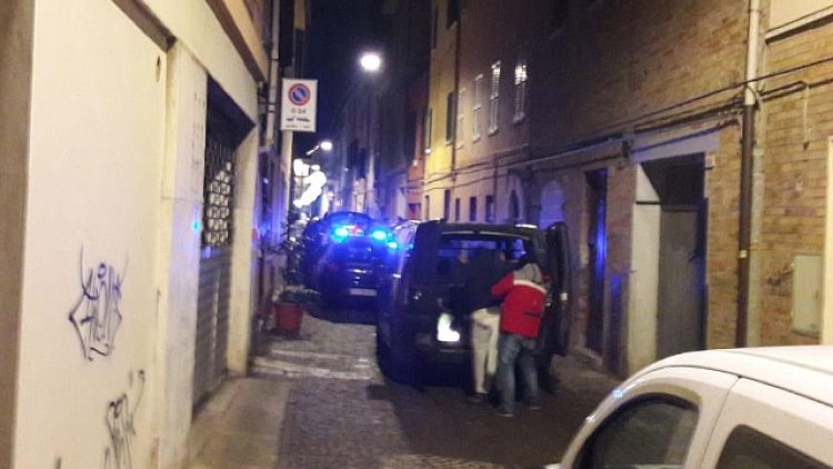 Uomo ucciso a colpi di pistola a Pesaro