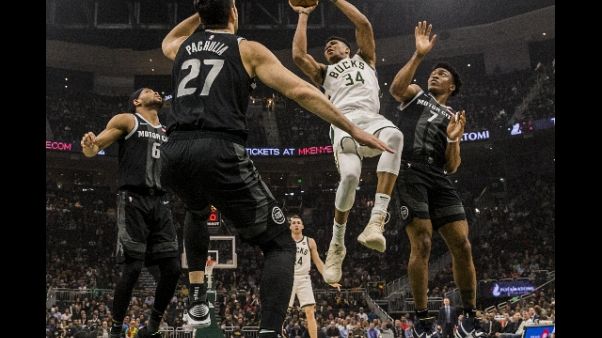Nba: i Bucks trionfano a New York Nba: i Bucks trionfano a New York