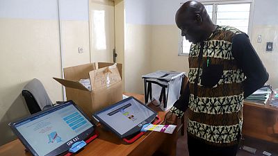 المعارضة في الكونجو تنتقد ماكينات التصويت المتصلة بالإنترنت قبل الانتخابات