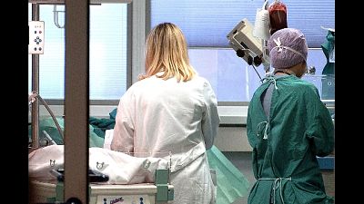 Uccide madre: 65enne in gravi condizioni Uccide madre: 65enne in gravi condizioni