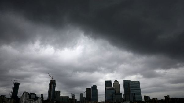 British business leaders' confidence sinks as Brexit looms - IoD British business leaders' confidence sinks as Brexit looms - IoD