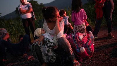 أمريكا توسع الفحص الطبي لأطفال المهاجرين بعد وفاة طفل من جواتيمالا