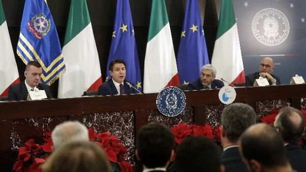 Conte, non escludo tagliando a contratto Conte, non escludo tagliando a contratto