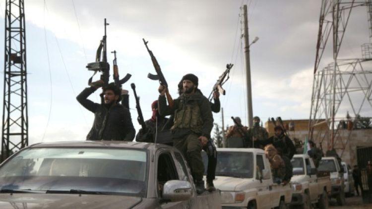 L'armée syrienne aux environs de Minbej après un appel à l'aide des Kurdes
