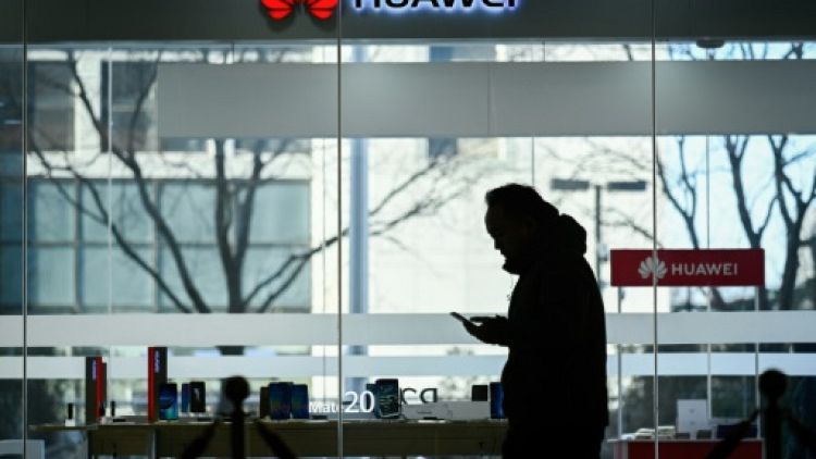 Chine : des firmes encouragent leurs employés à acheter un smartphone Huawei