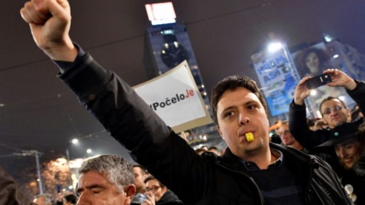 Le mouvement anti-Vucic s'emplifie: environ 25.000 manifestants à Belgrade