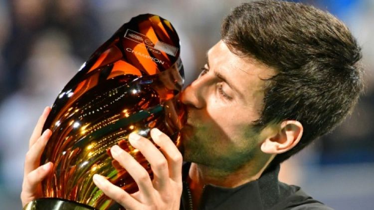 Abou Dhabi: Djokovic rejoint Nadal avec un 4e trophée