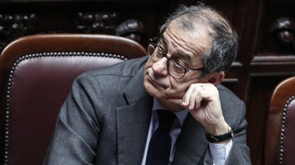 Tria smentisce voci di dimissioni Tria smentisce voci di dimissioni