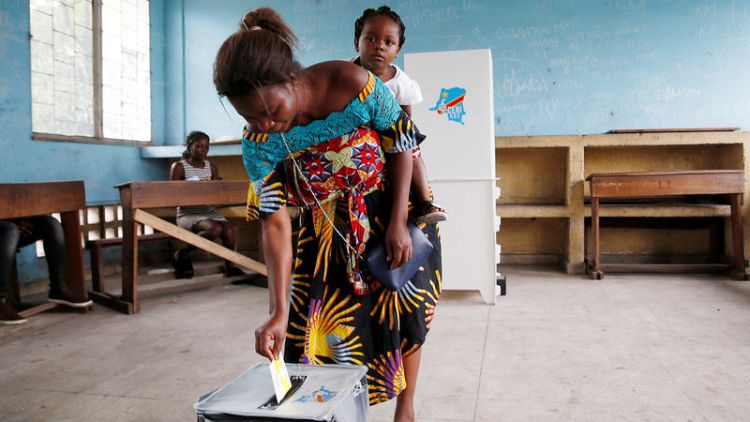 مدينة موبوءة بالإيبولا في الكونجو تنظم محاكاة للانتخابات احتجاجا على حظر التصويت