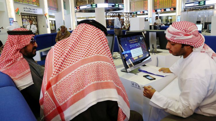 بورصة دبي تقفز في نهاية عام قوي للخليج والنفط يخيم على آفاق 2019