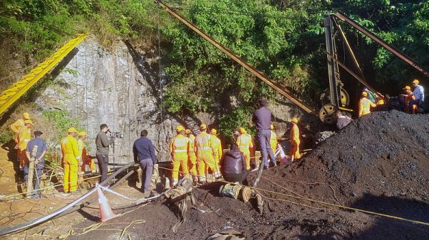 Families, friends of trapped Indian miners lose hope after 18 days Families, friends of trapped Indian miners lose hope after 18 days
