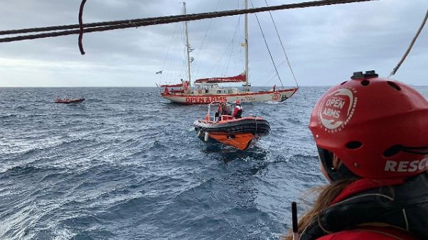 Sea Watch, odissea di capodanno per 49 Sea Watch, odissea di capodanno per 49