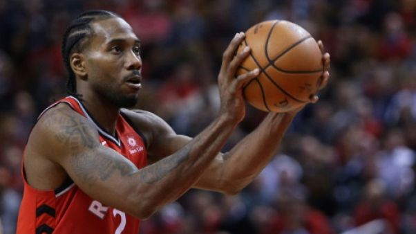 NBA: un Kawhi Leonard record mène les Raptors vers la victoire, les Bucks restent en tête NBA: un Kawhi Leonard record mène les Raptors vers la victoire, les Bucks restent en tête