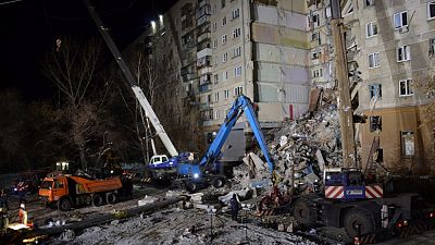 ارتفاع عدد ضحايا انهيار عقار سكني في روسيا إلى 28 قتيلا
