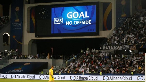 Infantino promuove Var, "fa giustizia" Infantino promuove Var, "fa giustizia"