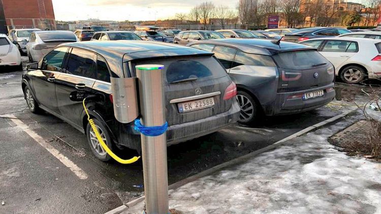Almost a third of Norway's car sales in 2018 electric in new record