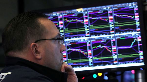 وول ستريت تهبط عند الفتح بفعل مخاوف بشأن تباطؤ الاقتصاد العالمي وول ستريت تهبط عند الفتح بفعل مخاوف بشأن تباطؤ الاقتصاد العالمي