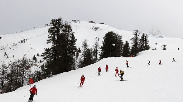 Scontro in allenamento sci, grave bimba Scontro in allenamento sci, grave bimba