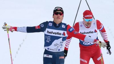 Tour de ski: Klaebo s'impose sur la poursuite et reste en tête du général Tour de ski: Klaebo s'impose sur la poursuite et reste en tête du général