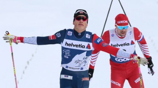 Tour de ski: Klaebo s'impose sur la poursuite et reste en tête du général Tour de ski: Klaebo s'impose sur la poursuite et reste en tête du général
