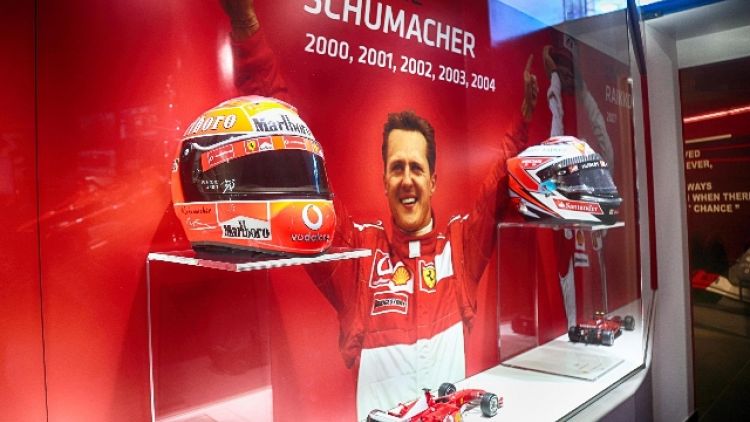 Schumacher: a Maranello tifosi in fila