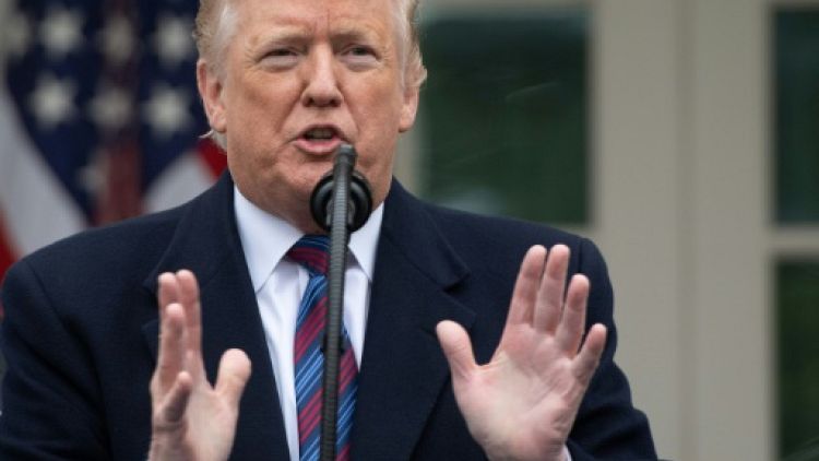 Trump s'accroche au mur, se dit prêt à un "shutdown" de longue durée