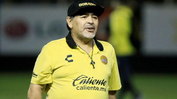 مارادونا يمدد بقائه مع نادي دورادوس المكسيكي مارادونا يمدد بقائه مع نادي دورادوس المكسيكي