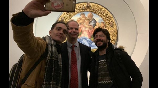 Cast Casa di carta visita gli Uffizi Cast Casa di carta visita gli Uffizi