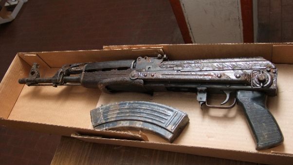 Rapina con Kalashnikov nel Milanese Rapina con Kalashnikov nel Milanese