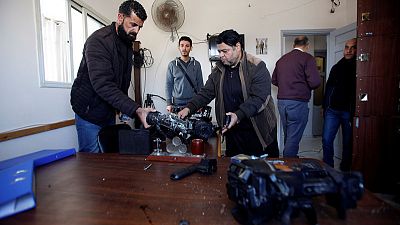 حماس تعتقل خمسة أشخاص في غزة للاشتباه باقتحامهم محطة تلفزيون داعمة لعباس