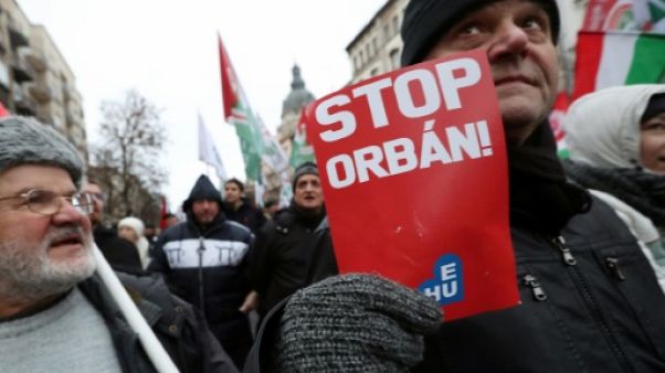 Hongrie: quelques milliers de manifestants pour la reprise du mouvement anti-Orban Hongrie: quelques milliers de manifestants pour la reprise du mouvement anti-Orban