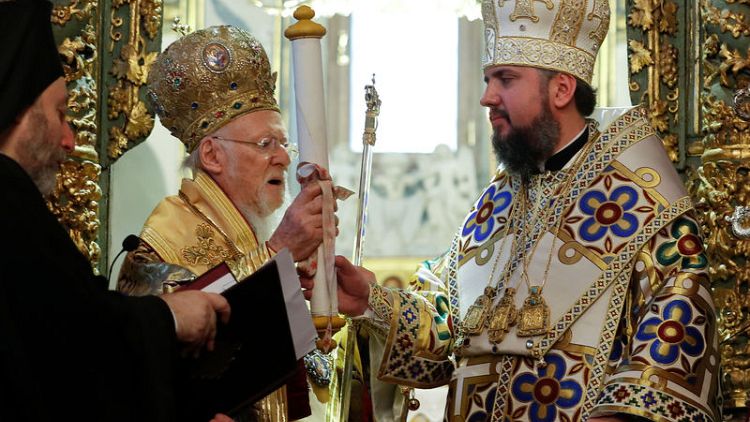 Ecumenical Patriarch hands over decree, sealing Ukraine church independence
