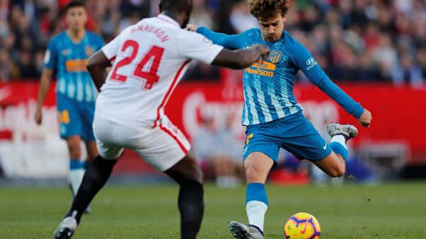 هدف جريزمان الرائع يمنح أتليتيكو التعادل 1-1 مع أشبيلية هدف جريزمان الرائع يمنح أتليتيكو التعادل 1-1 مع أشبيلية