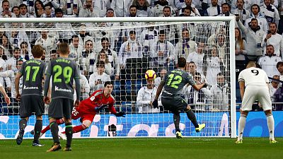مشاكل ريال مدريد تزداد بهزيمة مفاجئة أمام ضيفه سوسيداد مشاكل ريال مدريد تزداد بهزيمة مفاجئة أمام ضيفه سوسيداد