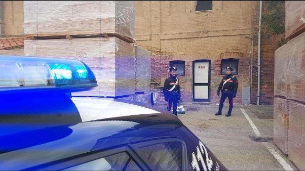 63enne ucciso: coltelli inviati al Ris 63enne ucciso: coltelli inviati al Ris