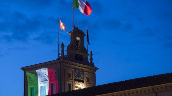 Mattarella, Tricolore testimone di pace Mattarella, Tricolore testimone di pace
