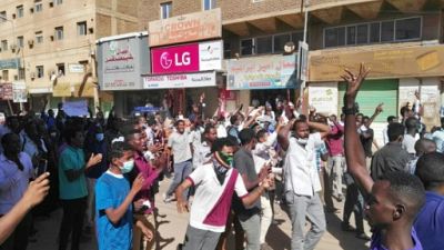 Plus de 800 manifestants arrêtés au Soudan, premier rassemblement prorégime Plus de 800 manifestants arrêtés au Soudan, premier rassemblement prorégime