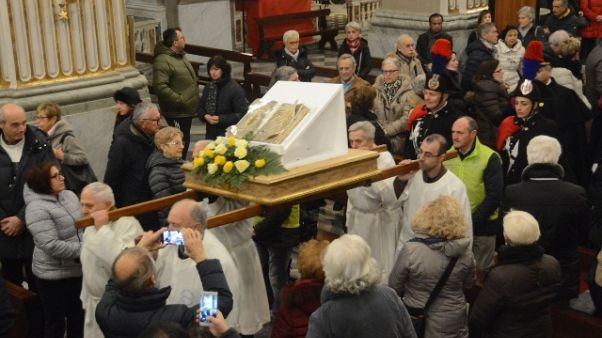 Ruba davanti reliquia Wojtyla e si pente Ruba davanti reliquia Wojtyla e si pente
