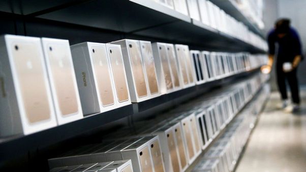 China smartphone shipments seen down 12-15.5 percent last year - market data China smartphone shipments seen down 12-15.5 percent last year - market data