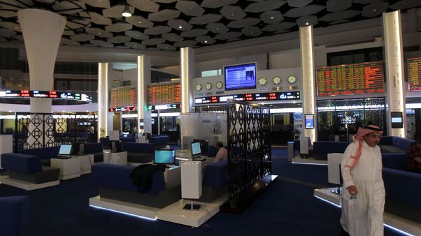 بورصة دبي تتراجع تحت ضغط الأسهم العقارية ومصر تصعد بدعم من الشركات الصناعية بورصة دبي تتراجع تحت ضغط الأسهم العقارية ومصر تصعد بدعم من الشركات الصناعية