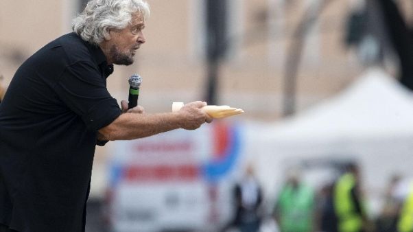 Grillo, ok casellario giudiziario Camere Grillo, ok casellario giudiziario Camere