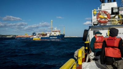 Accord au sein de l'UE pour accueillir les migrants bloqués en Méditerranée Accord au sein de l'UE pour accueillir les migrants bloqués en Méditerranée